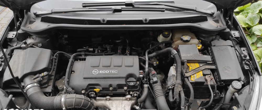 Opel Astra cena 32900 przebieg: 100500, rok produkcji 2011 z Puławy małe 137